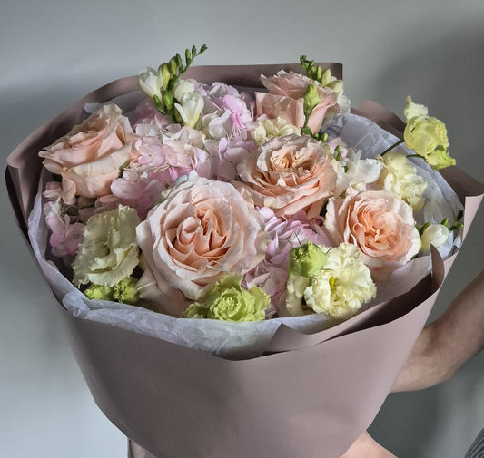 Bouquet "Princess Garden" Hydrangea, Roses , Spray Roses