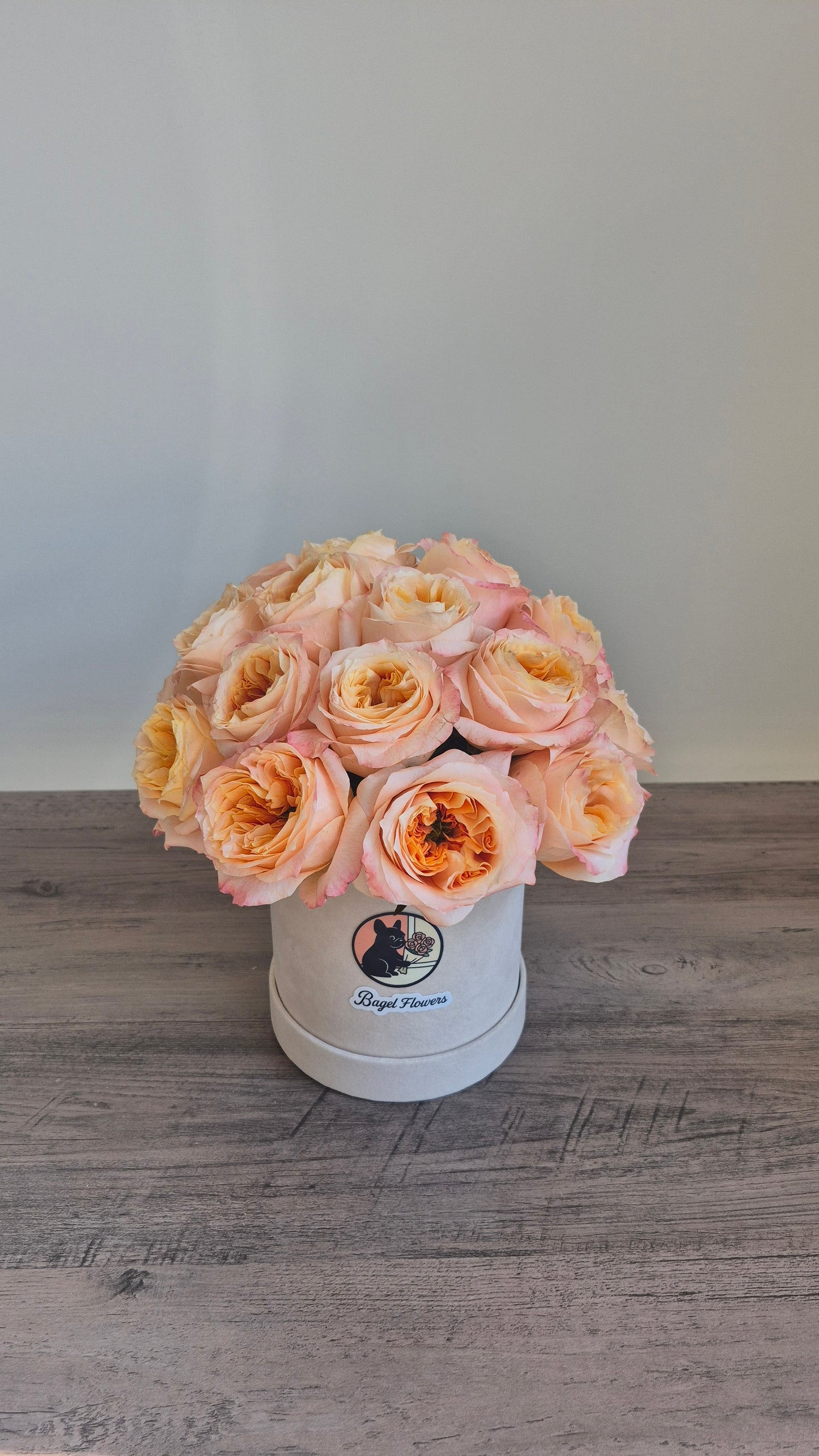 Basket "Garden Roses Vibe" Roses