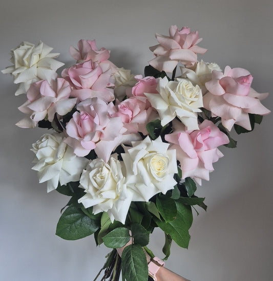 Bouquet "Twisted Elegance" French Roses