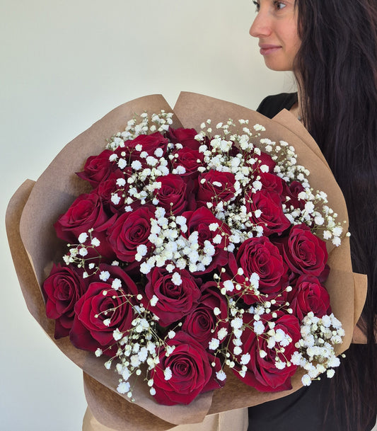 Bouquet "Firefly Dance" Red Roses, Gypsophila