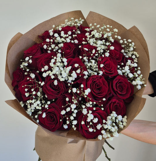 Bouquet "Firefly Dance" Red Roses, Gypsophila