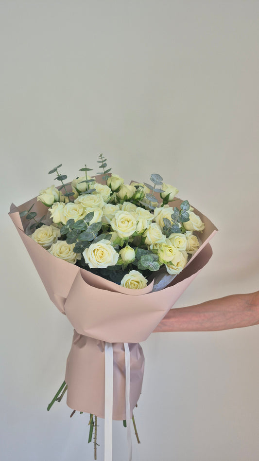 Bouquet "Pure Serenity" Spray Roses
