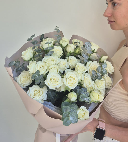 Bouquet "Pure Serenity" Spray Roses