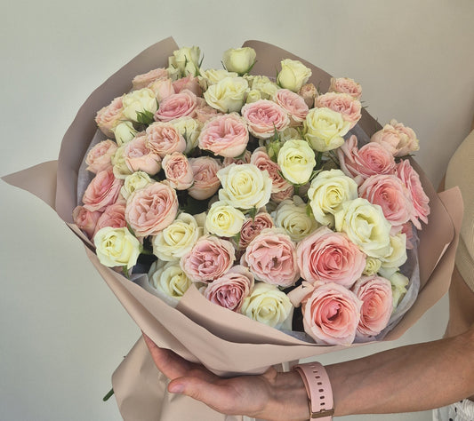 Bouquet "Bush Bouquet" Spray Roses