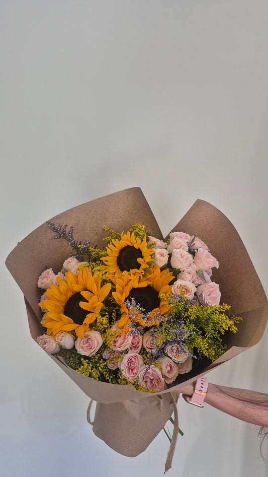 Bouquet "Summer mood" Spray Roses, Sunflower
