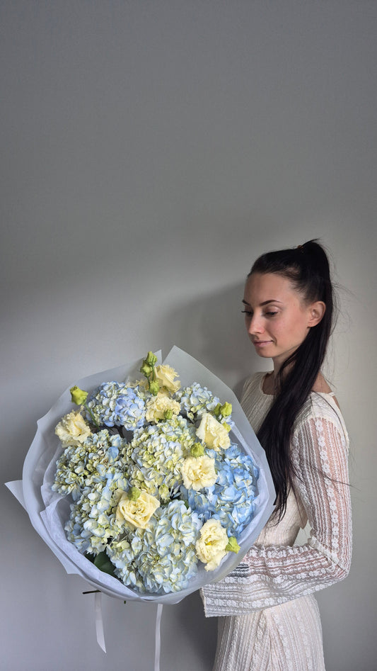 Bouquet "Morning Dew" Hydrangeas Lisianthus