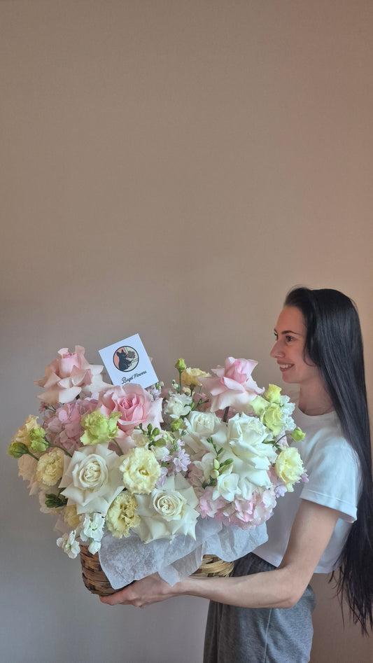 Basket "Garden Reverie" French Roses, Hydrangea, Lisianthus