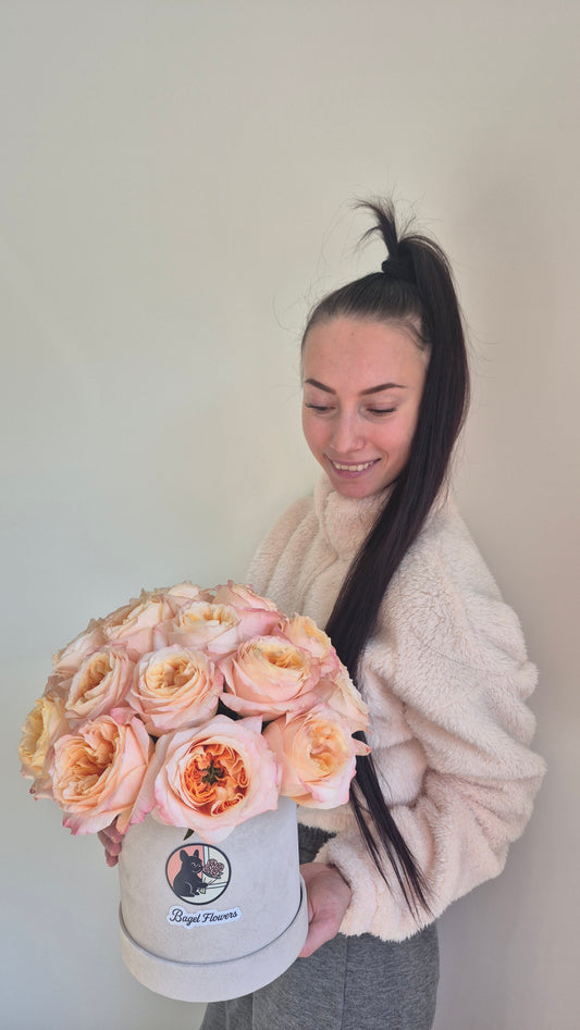 Basket "Garden Roses Vibe" Roses