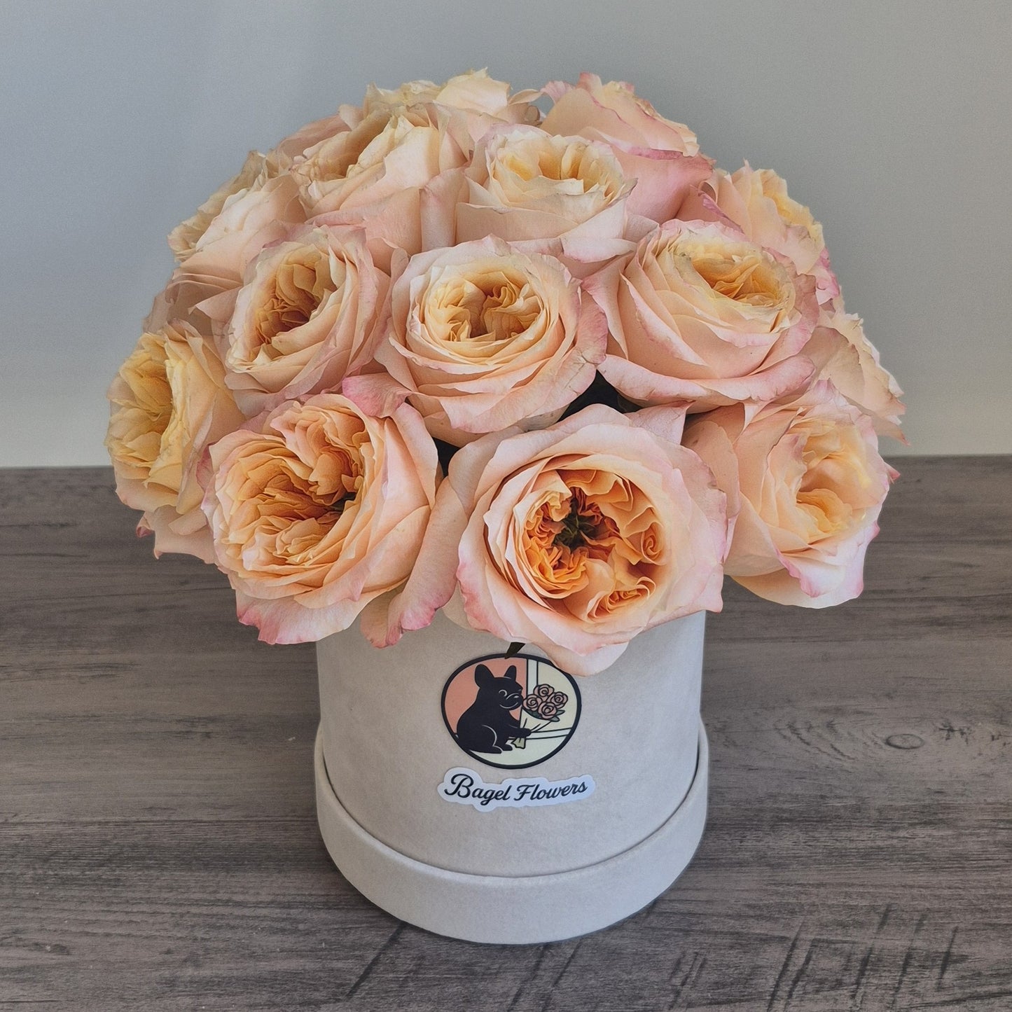 Basket "Garden Roses Vibe" Roses