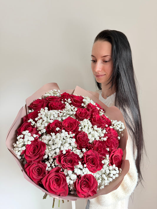 Bouquet "Firefly Dance" Red Roses, Gypsophila