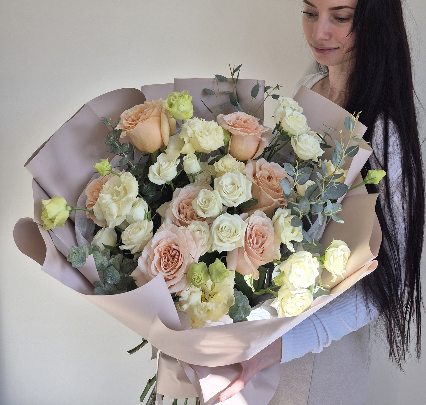 Bouquet "Graceful Harmony" Roses, Spray Roses