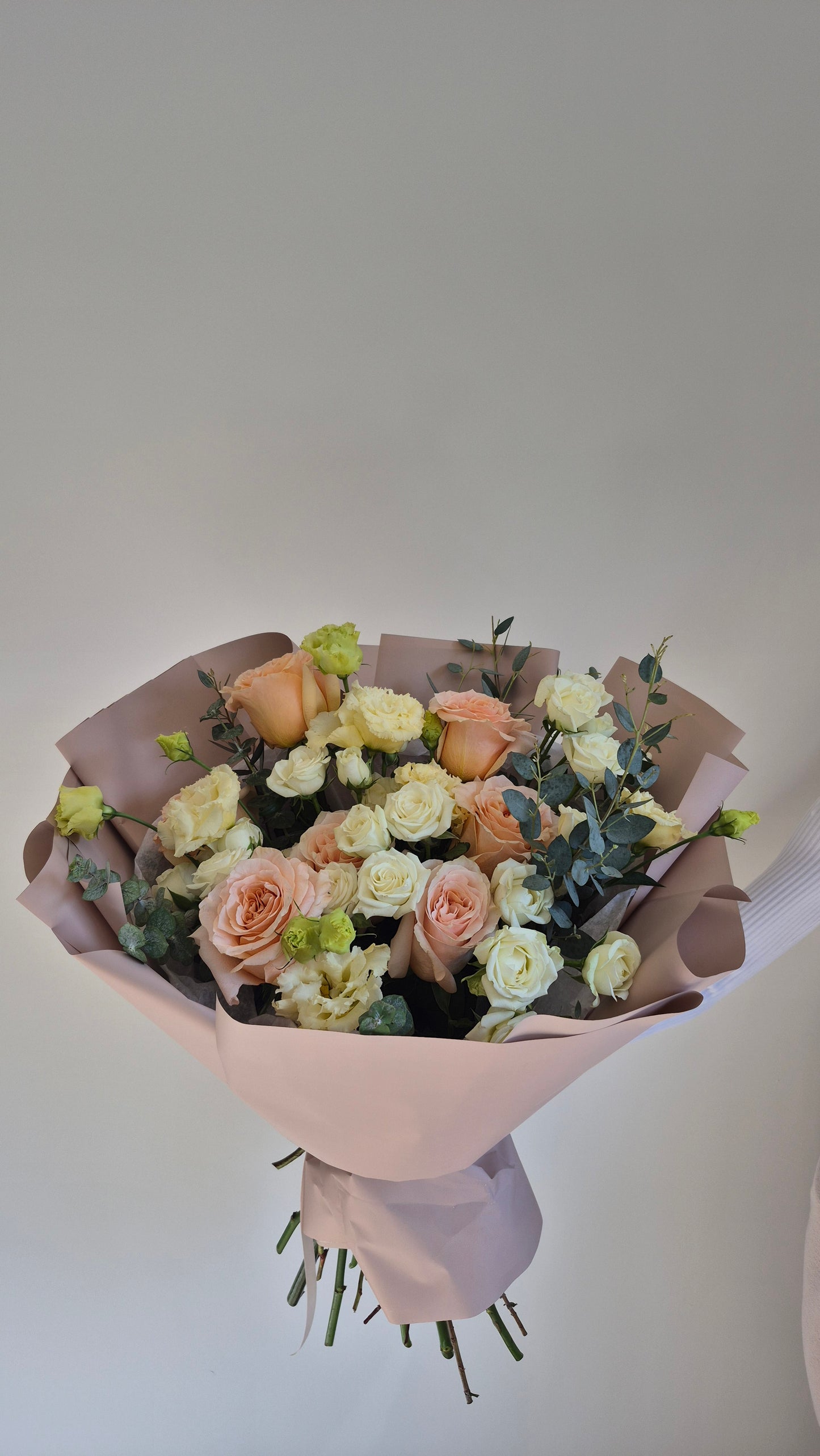 Bouquet "Graceful Harmony" Roses, Spray Roses