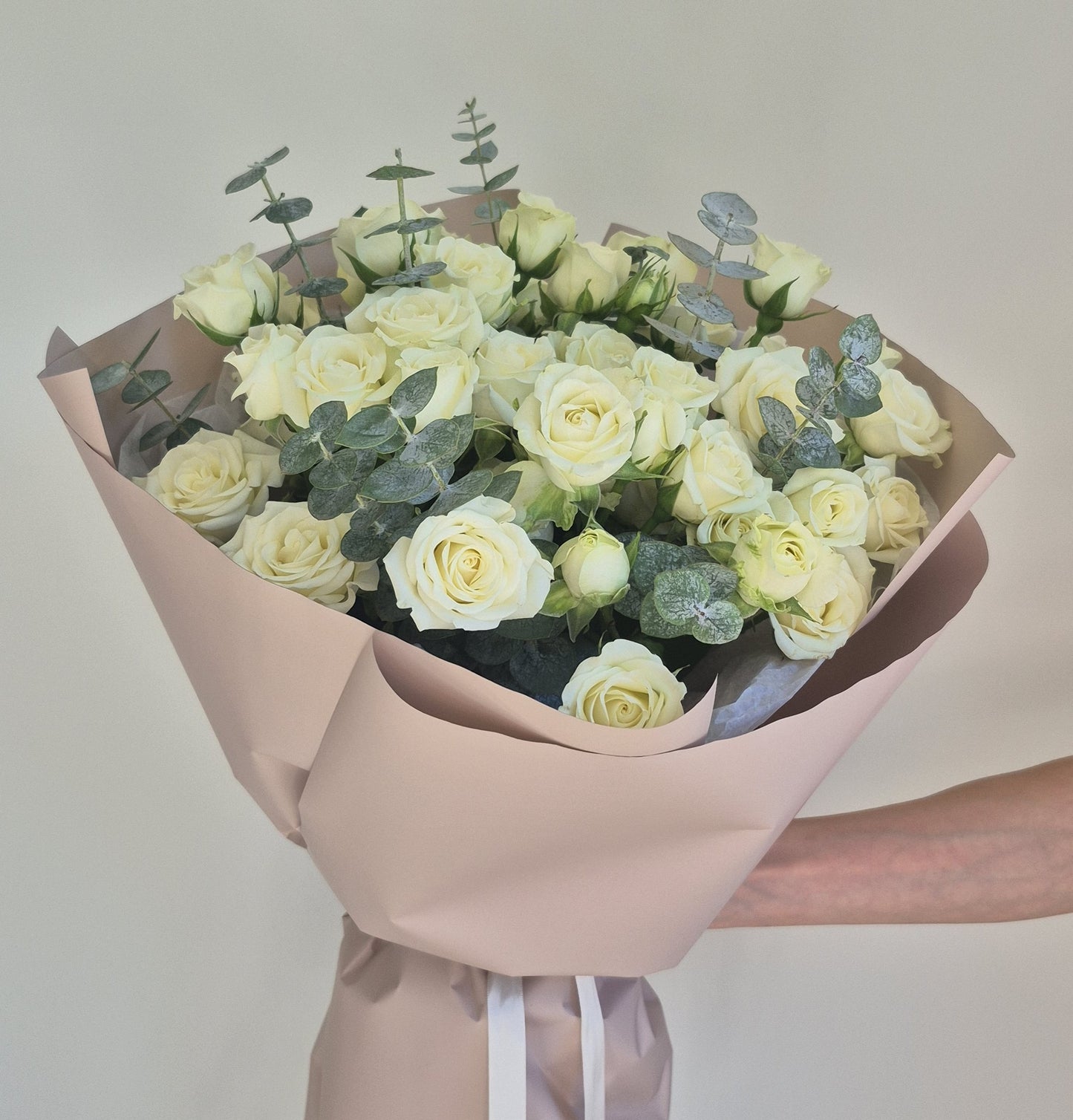 Bouquet "Pure Serenity" Spray Roses