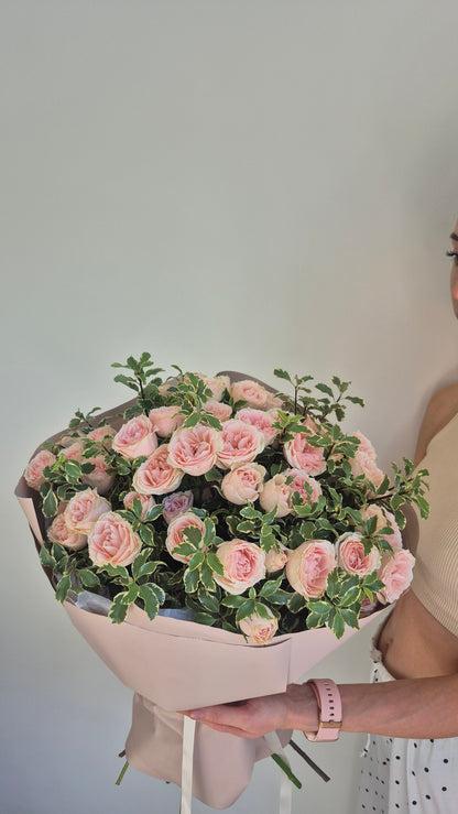 Bouquet "Wild Harmony" Spray Roses