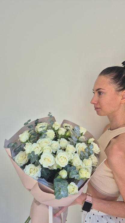 Bouquet "Pure Serenity" Spray Roses