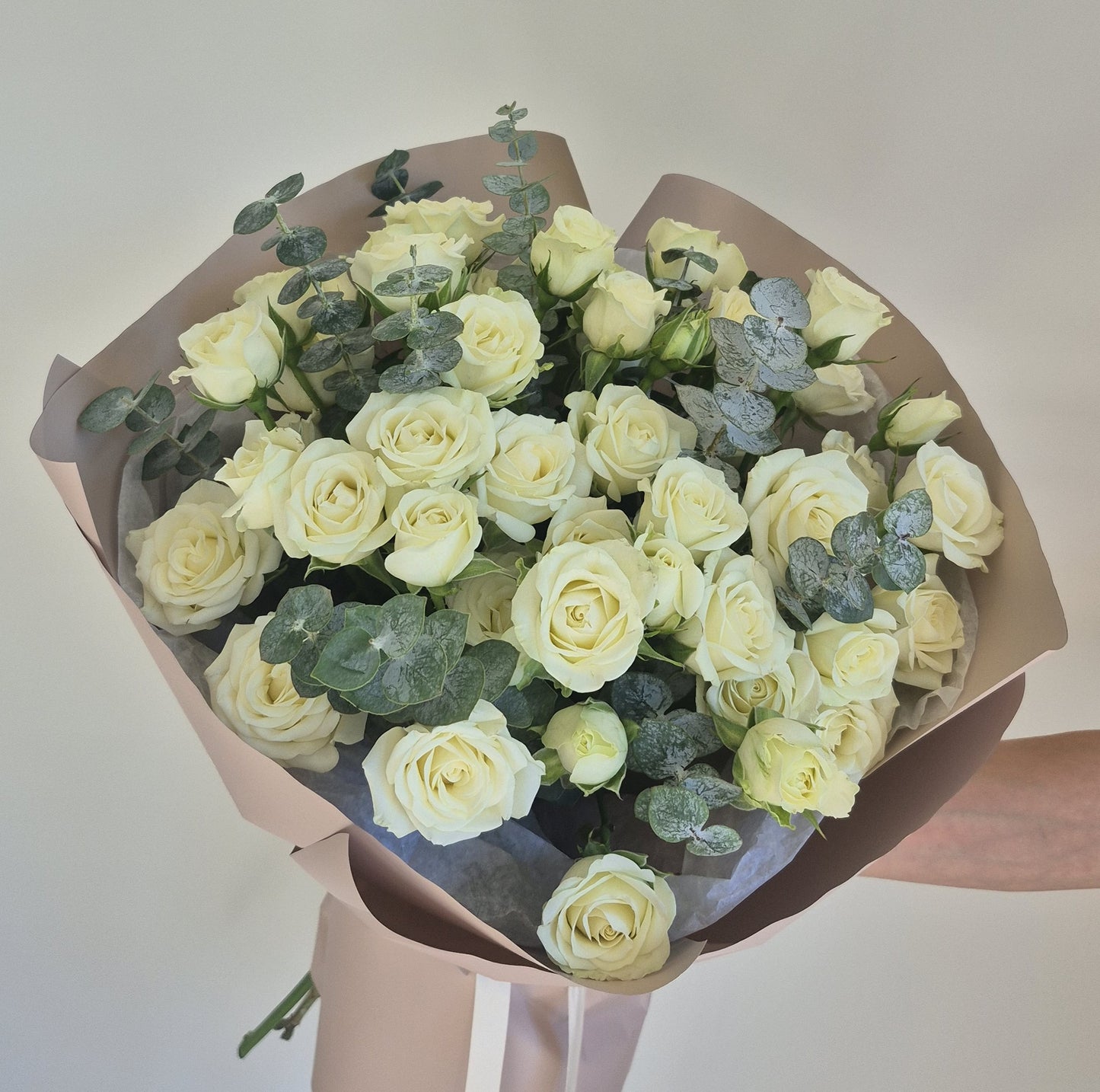 Bouquet "Pure Serenity" Spray Roses