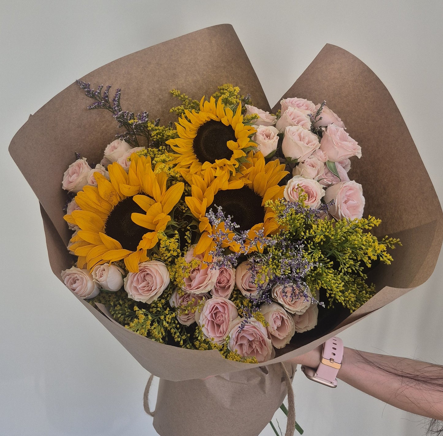 Bouquet "Summer mood" Spray Roses, Sunflower